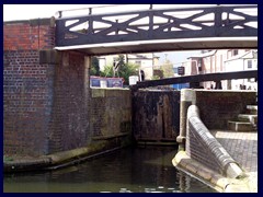 Worcester and Birmingham Canal 24 - sluice